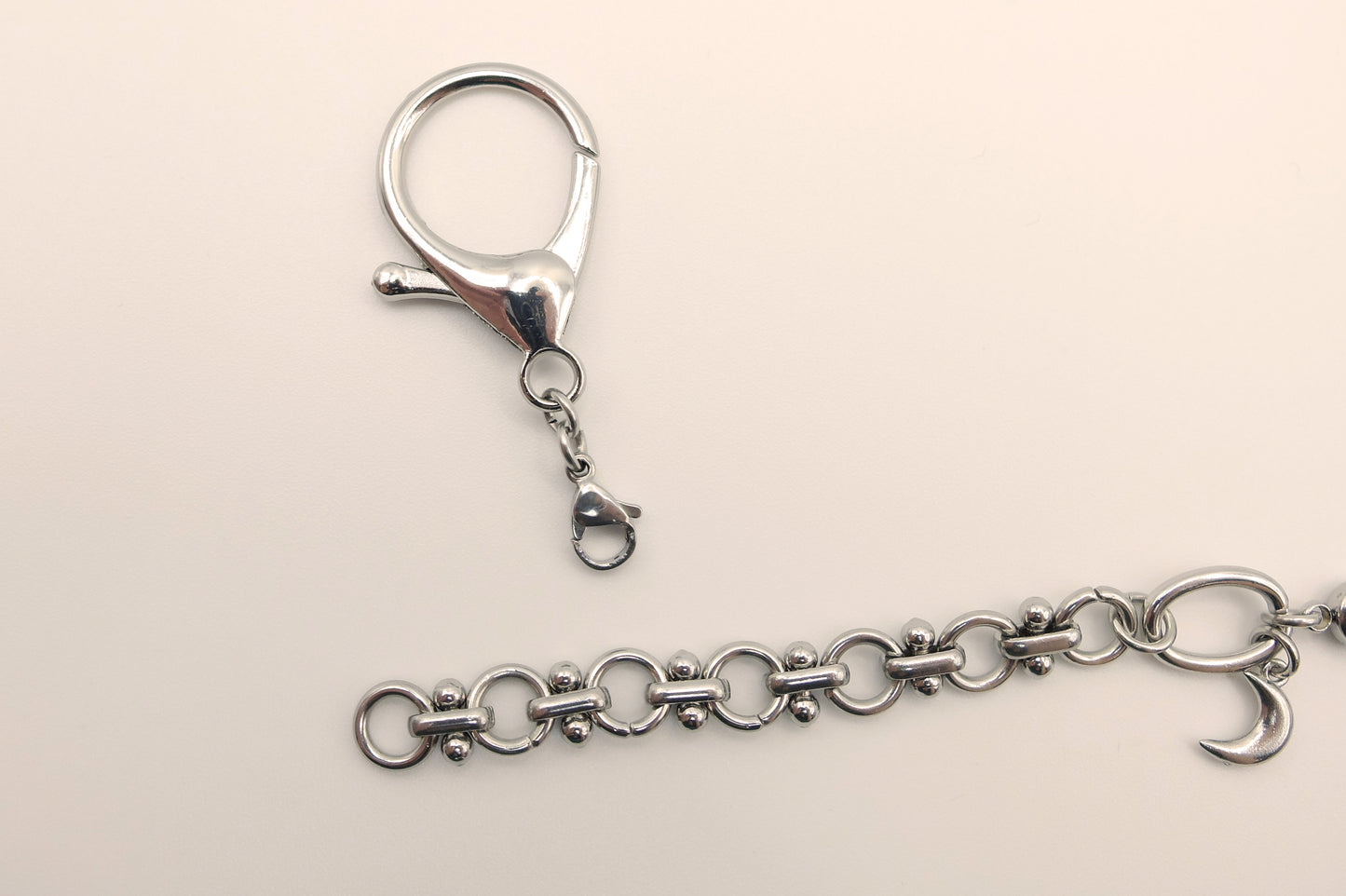 VESIA | Charm