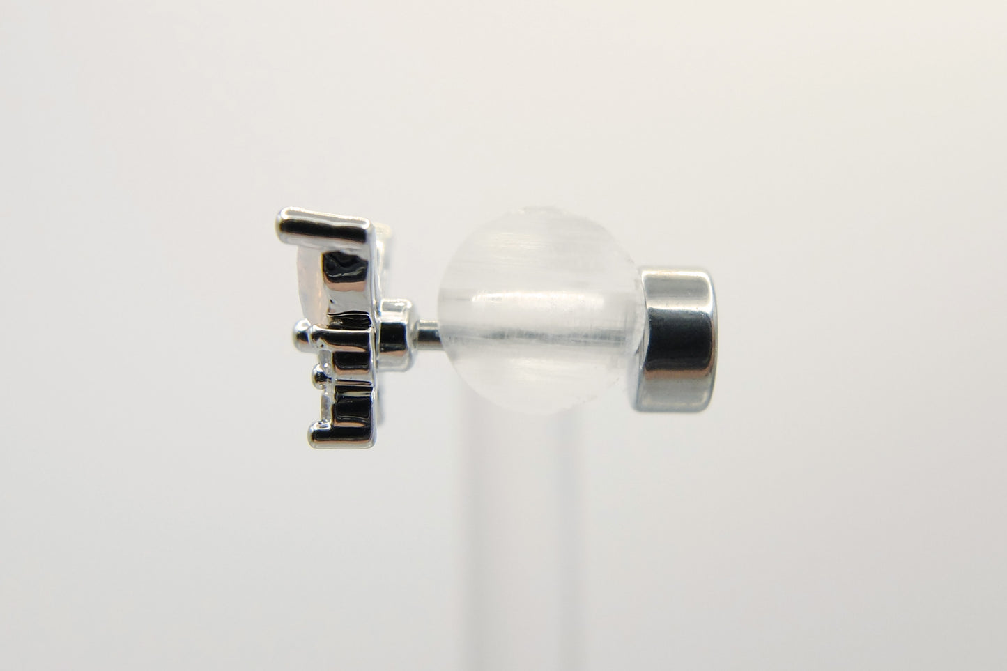 FROSTED LEPIDA | Single ear studs